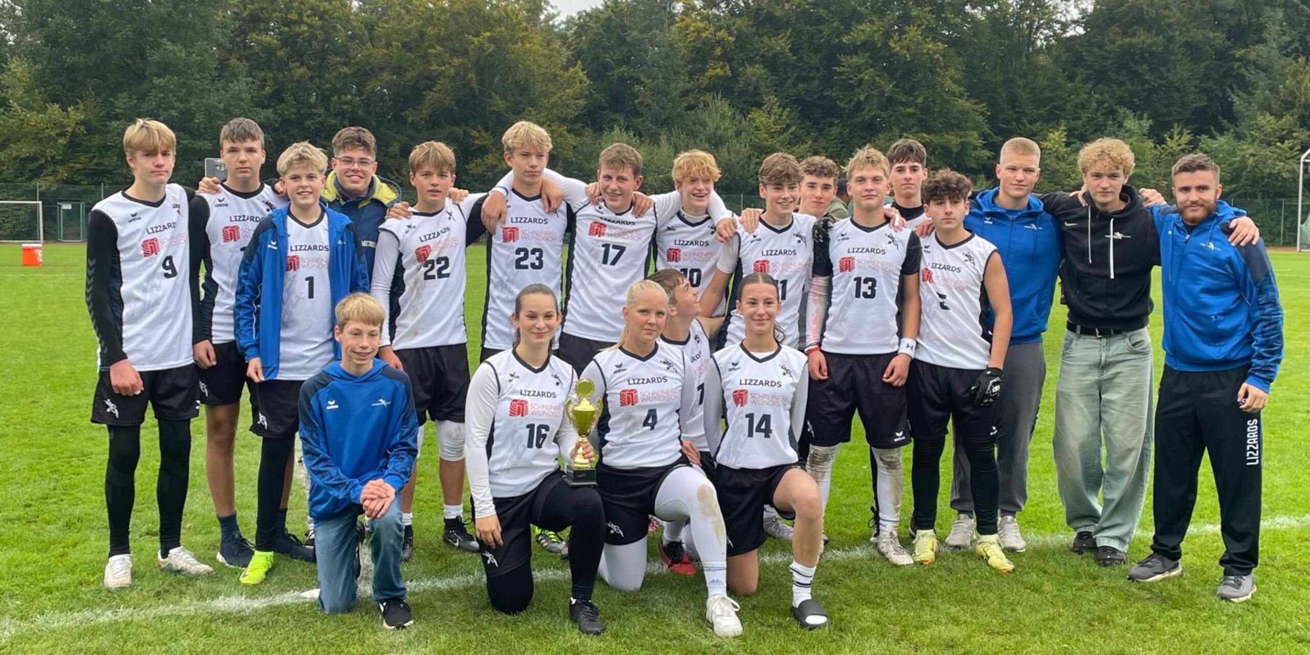 Ein Gruppenfoto der U16-Mannschaft der Kelkheim Lizzards.