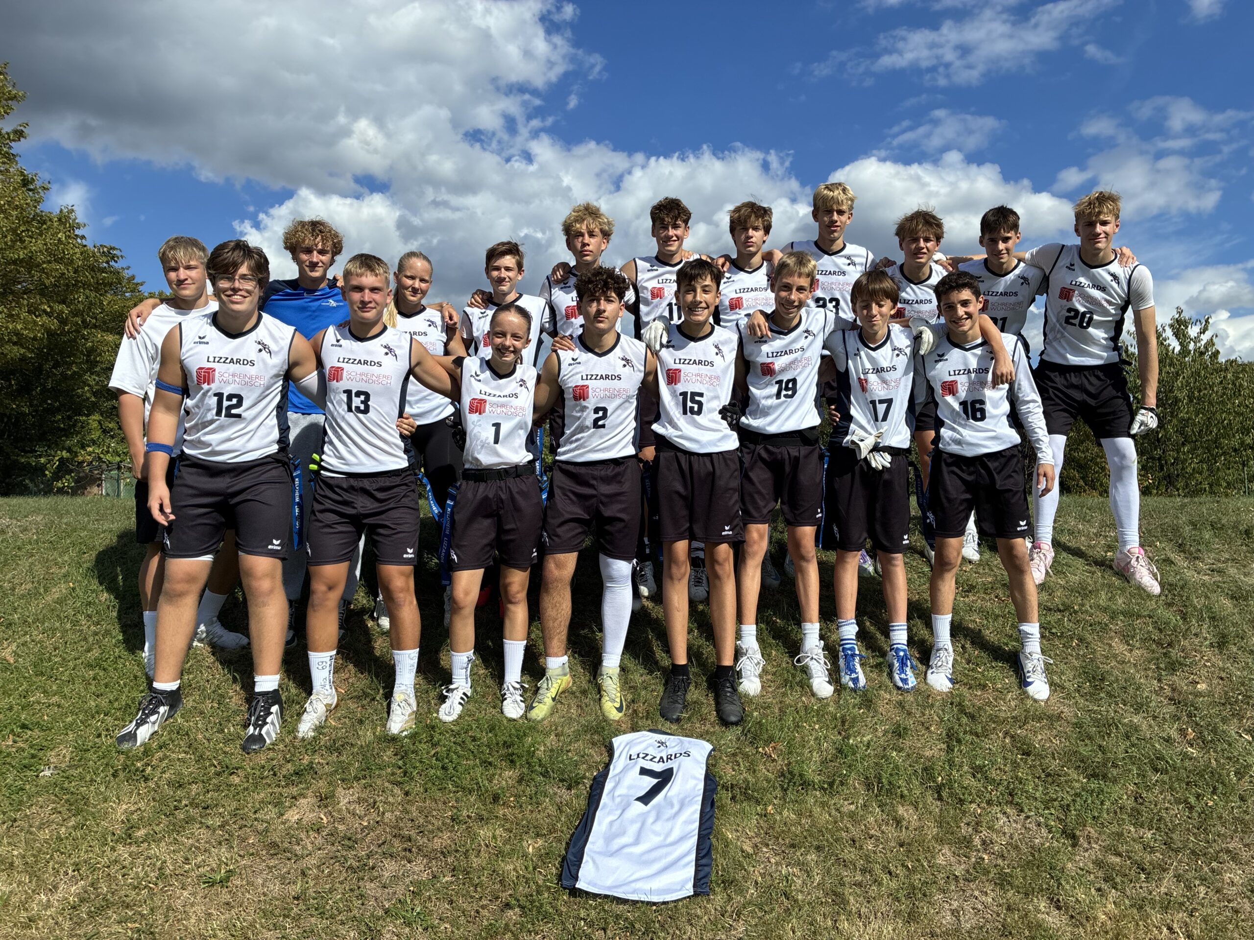 U16